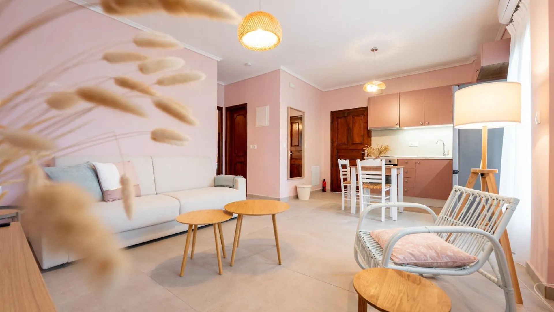 Narciso, Elegant Living Apartment Siviri