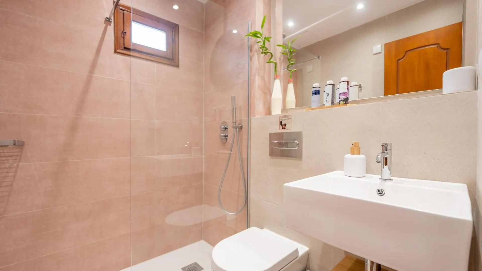 Narciso, Elegant Living Apartment Siviri