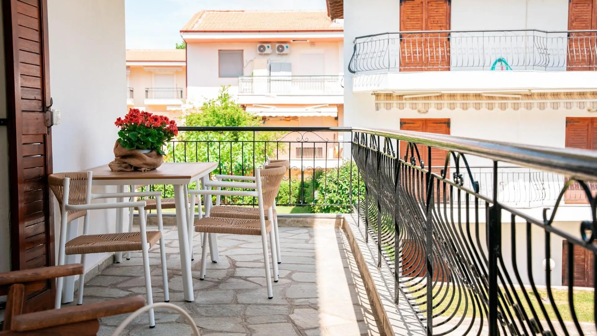 Narciso, Elegant Living Apartment Siviri